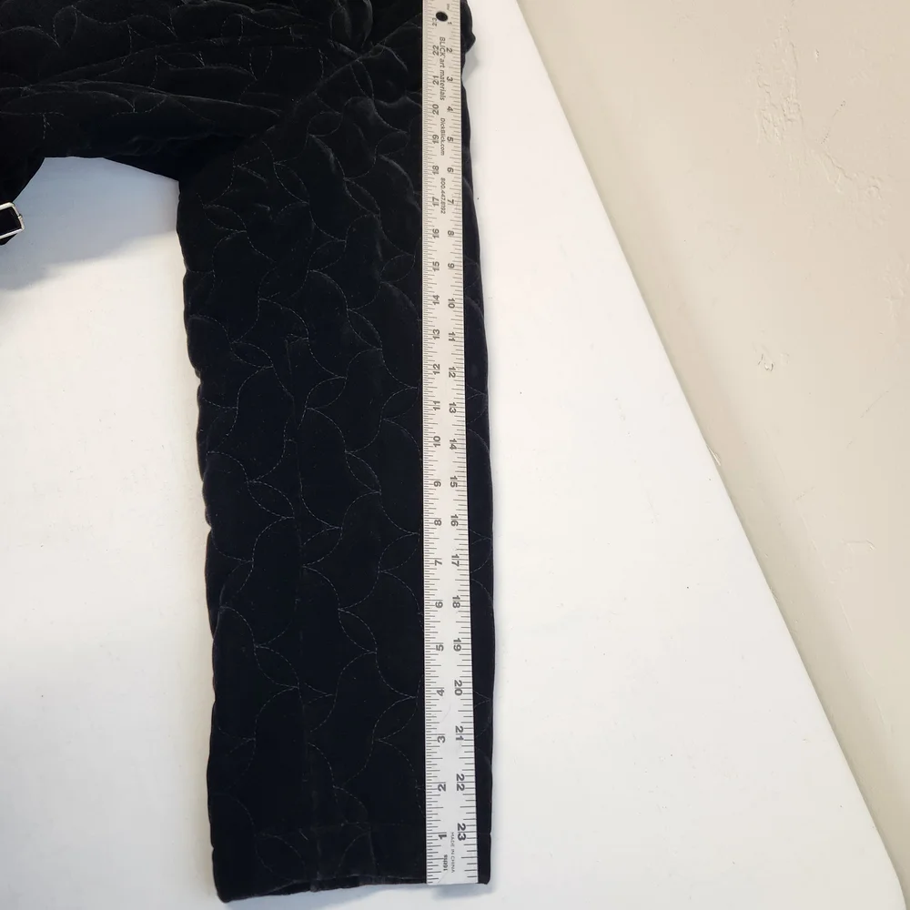 Vintage White Stag Black Quilted Women's Jacket Size L.  #G08
